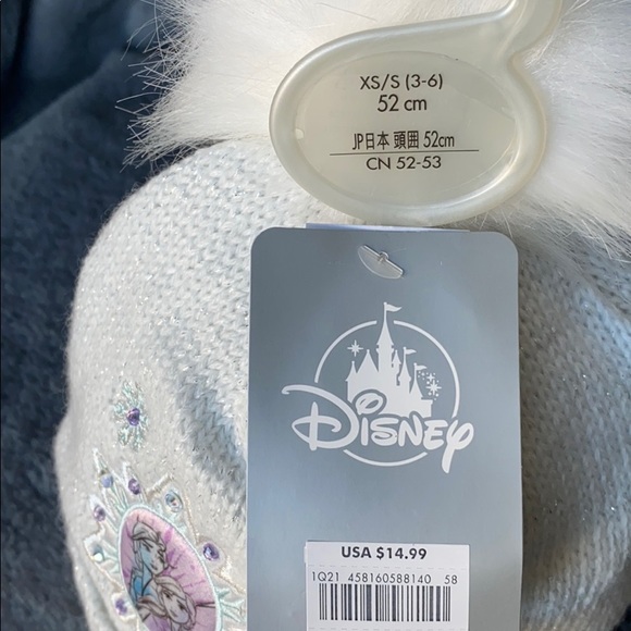 Disney Frozen 2 Winter Hat - Picture 5 of 5